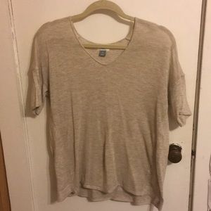Old Navy tan t-shirt